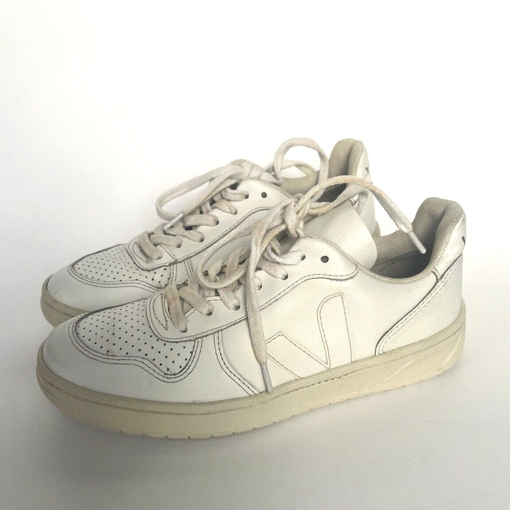 veja v-10 white leather sneaker
